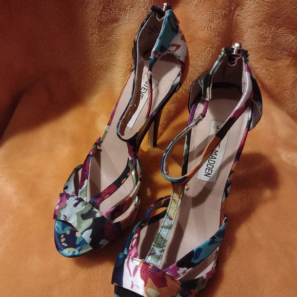 Steve Madden Floral Print Heels 👠 Haylow size 6 - Picture 10 of 13